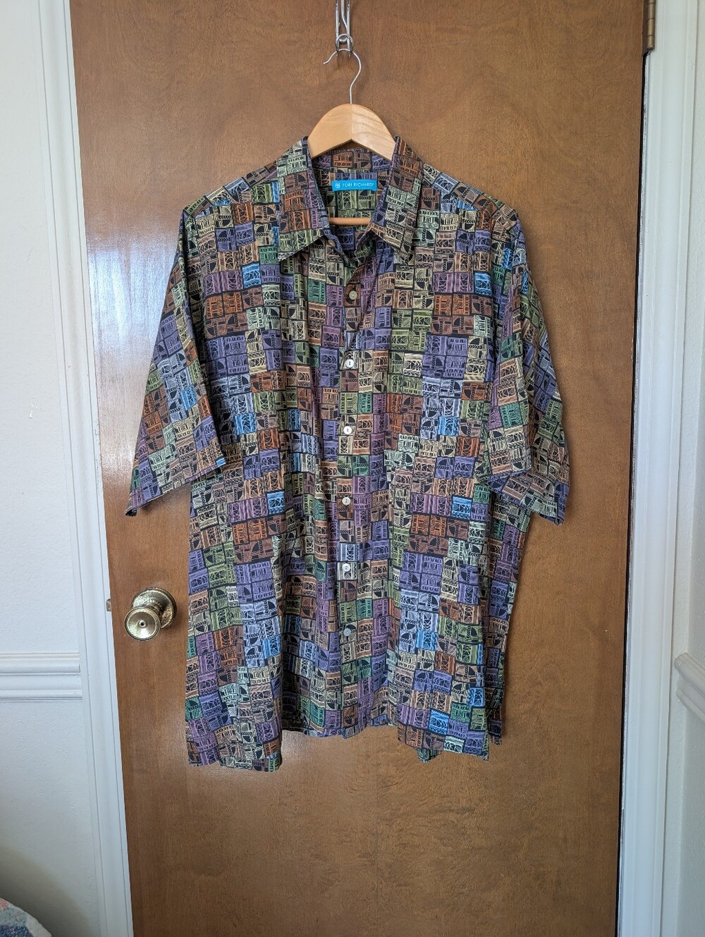 Vintage Tori Richard Black Multicolor Short Sleeve Button Up Front Shirt